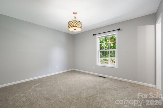 76 Selwyn Road, Asheville, NC 28806