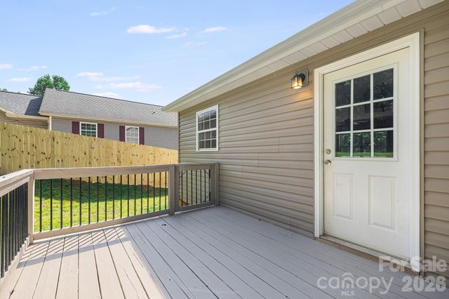 76 Selwyn Road, Asheville, NC 28806