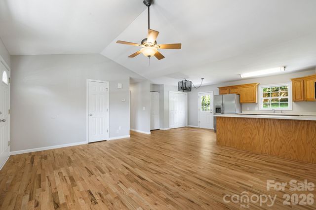 76 Selwyn Road, Asheville, NC 28806