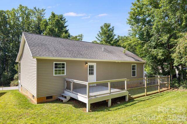 76 Selwyn Road, Asheville, NC 28806