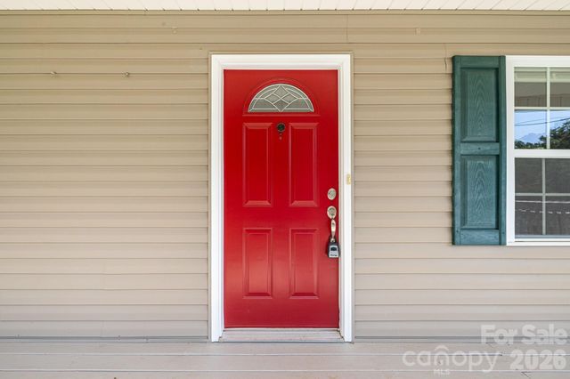 76 Selwyn Road, Asheville, NC 28806
