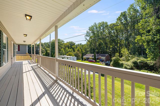 76 Selwyn Road, Asheville, NC 28806