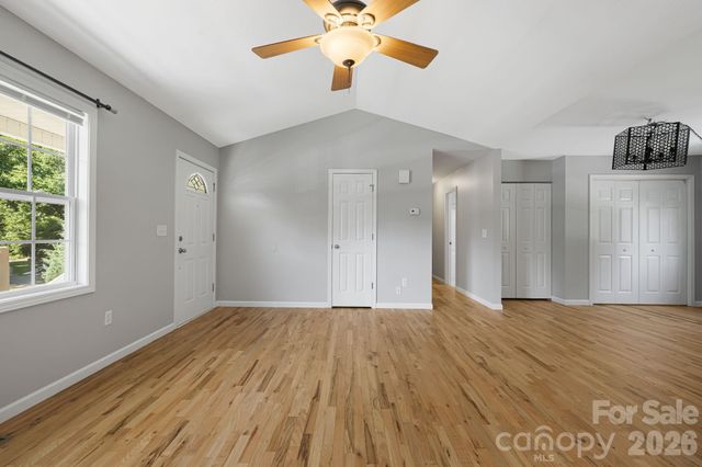 76 Selwyn Road, Asheville, NC 28806
