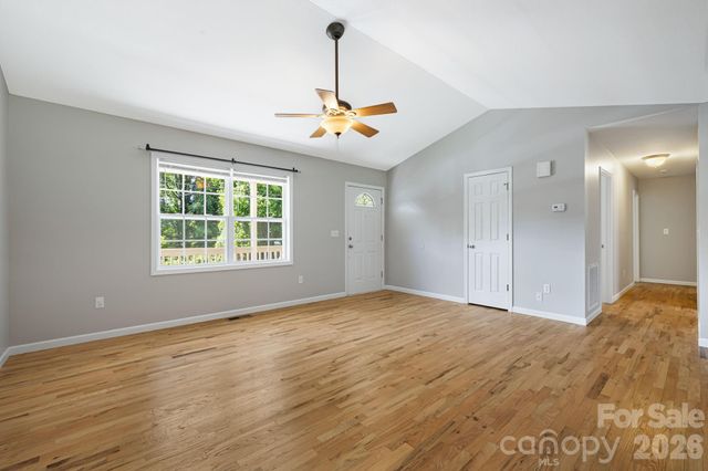 76 Selwyn Road, Asheville, NC 28806