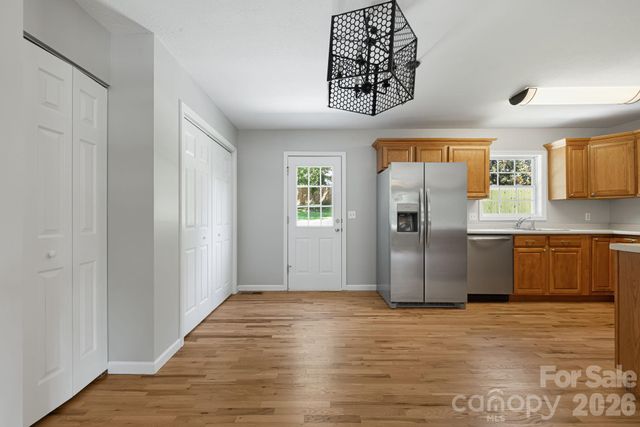 76 Selwyn Road, Asheville, NC 28806