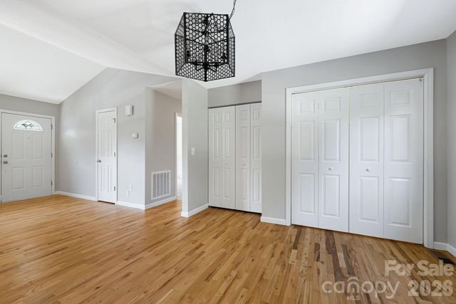 76 Selwyn Road, Asheville, NC 28806