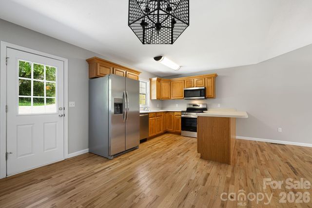 76 Selwyn Road, Asheville, NC 28806