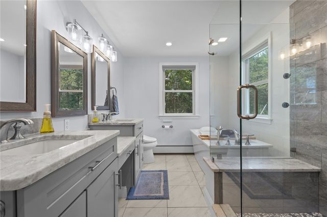 14 Pine Tree Road, Coventry, RI 02816