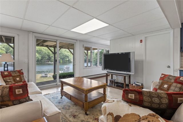 14 Pine Tree Road, Coventry, RI 02816