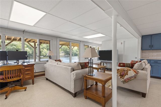 14 Pine Tree Road, Coventry, RI 02816
