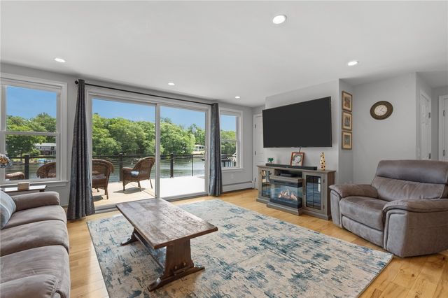 14 Pine Tree Road, Coventry, RI 02816
