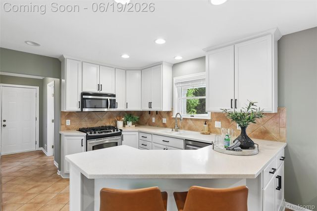 9787 York Woods Drive, York Charter Township, MI 48176