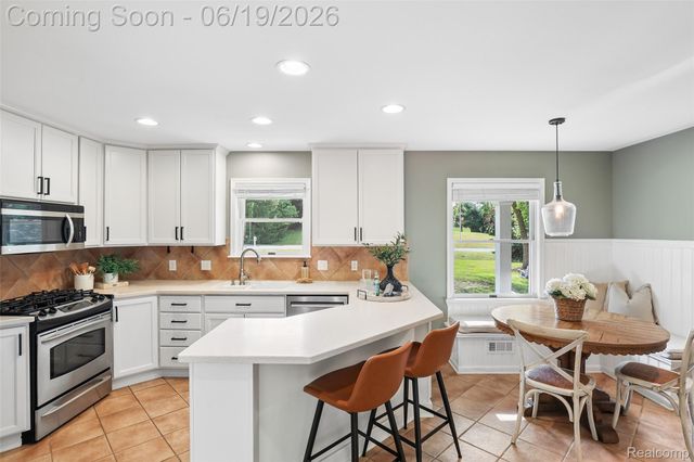 9787 York Woods Drive, York Charter Township, MI 48176