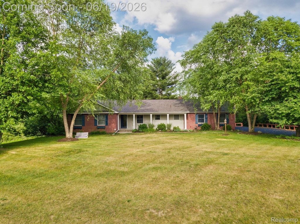 9787 York Woods Drive, York Charter Township, MI 48176