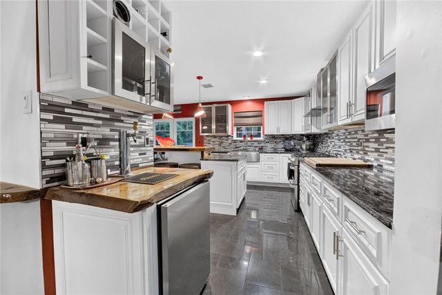 6840 Scenic View Drive, Lower Macungie Twp, PA 18062