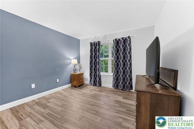 6840 Scenic View Drive, Lower Macungie Twp, PA 18062
