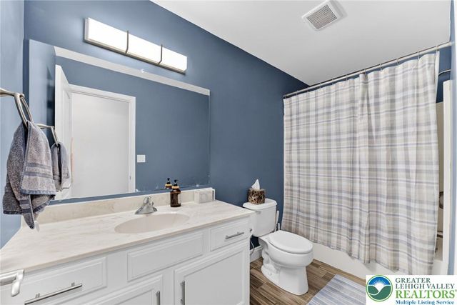 6840 Scenic View Drive, Lower Macungie Twp, PA 18062