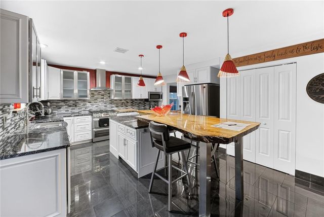 6840 Scenic View Drive, Lower Macungie Twp, PA 18062