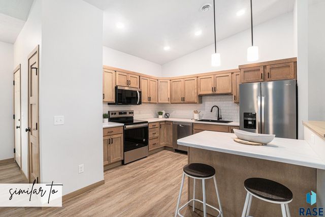 2405 E Jetty Pl Place, Sioux Falls, SD 57108