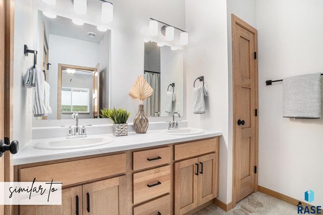 2405 E Jetty Pl Place, Sioux Falls, SD 57108