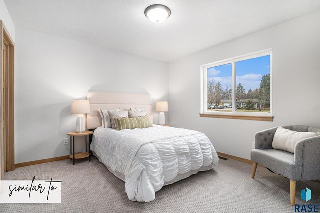 2405 E Jetty Pl Place, Sioux Falls, SD 57108