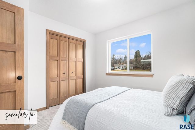 2405 E Jetty Pl Place, Sioux Falls, SD 57108