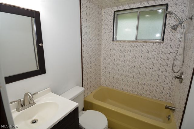 3713 Grafton Road, Brunswick, OH 44212
