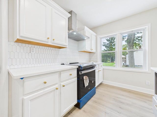 13660 W Burleigh ROAD, Brookfield, WI 53005