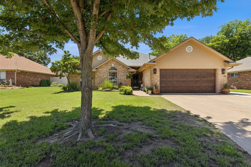 5 Larkins Place, Shawnee, OK 74801