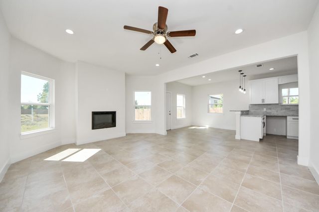 1189 County Road 5100, Cleveland, TX 77327