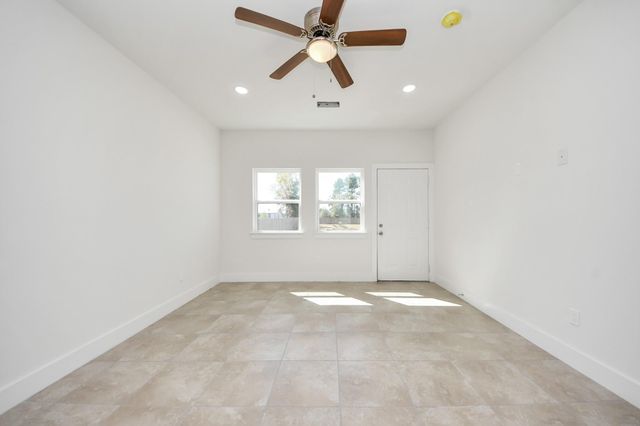 1189 County Road 5100, Cleveland, TX 77327