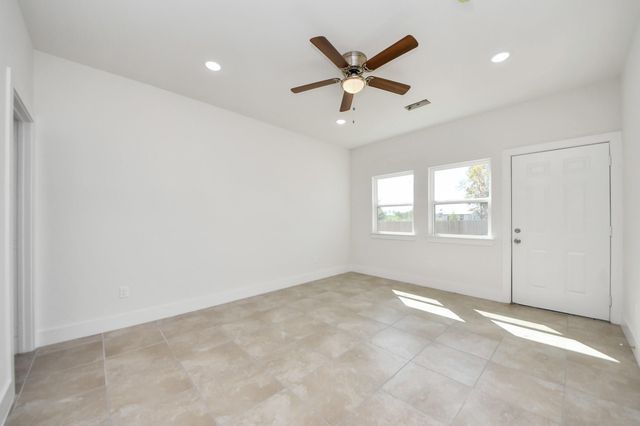 1189 County Road 5100, Cleveland, TX 77327