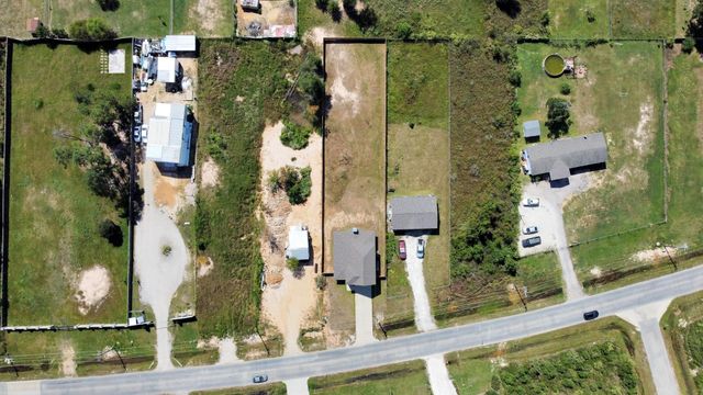 1189 County Road 5100, Cleveland, TX 77327