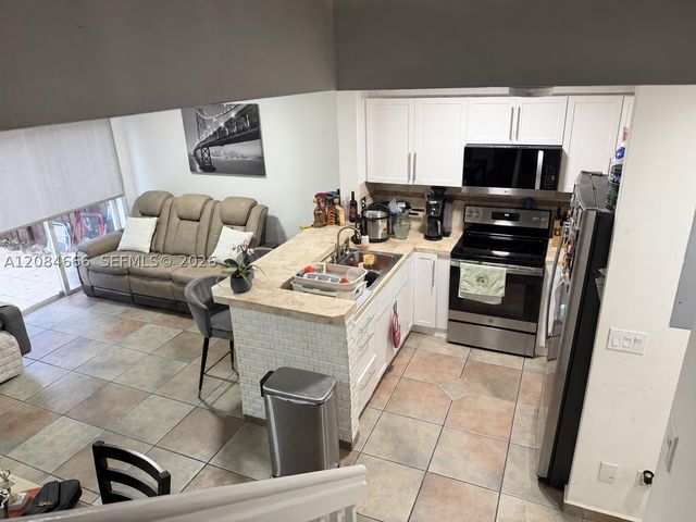 13917 SW 175th Ter, Miami, FL 33177