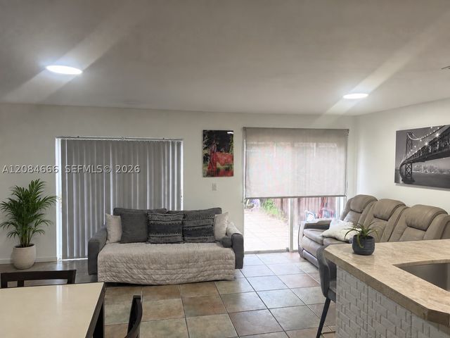13917 SW 175th Ter, Miami, FL 33177