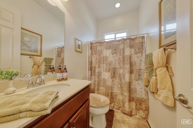 5908 Orange Hill Place, Bakersfield, CA 93306