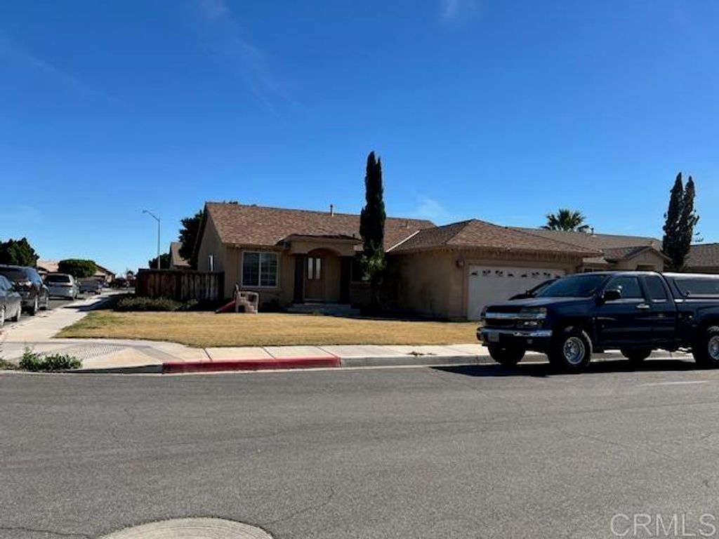 1324 River Drive, Calexico, CA 92231