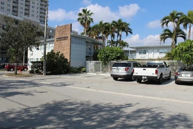 8000 NE Bayshore Ct 102, Miami, FL 33138