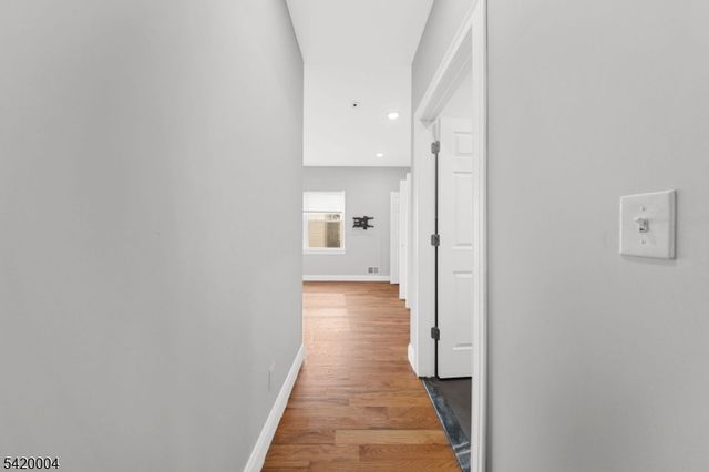 558 Broadway, Elizabeth City, NJ 07206