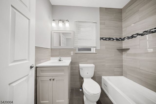 558 Broadway, Elizabeth City, NJ 07206