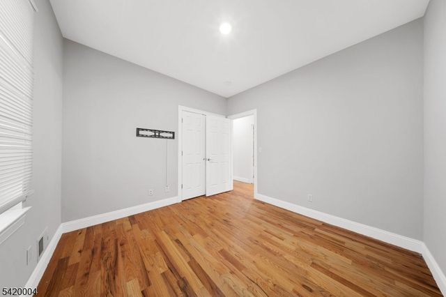 558 Broadway, Elizabeth City, NJ 07206