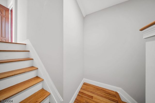 558 Broadway, Elizabeth City, NJ 07206