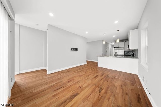 558 Broadway, Elizabeth City, NJ 07206