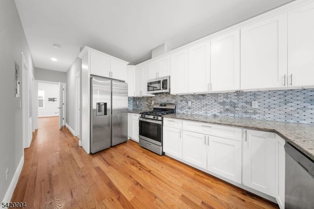 558 Broadway, Elizabeth City, NJ 07206