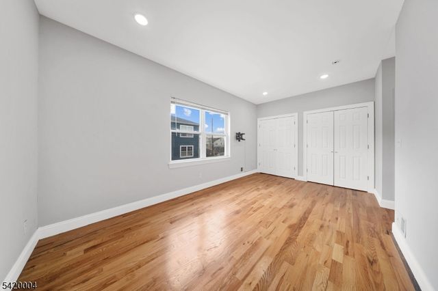 558 Broadway, Elizabeth City, NJ 07206