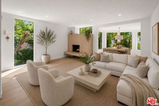 9315 Lloydcrest Drive, Beverly Hills, CA 90210