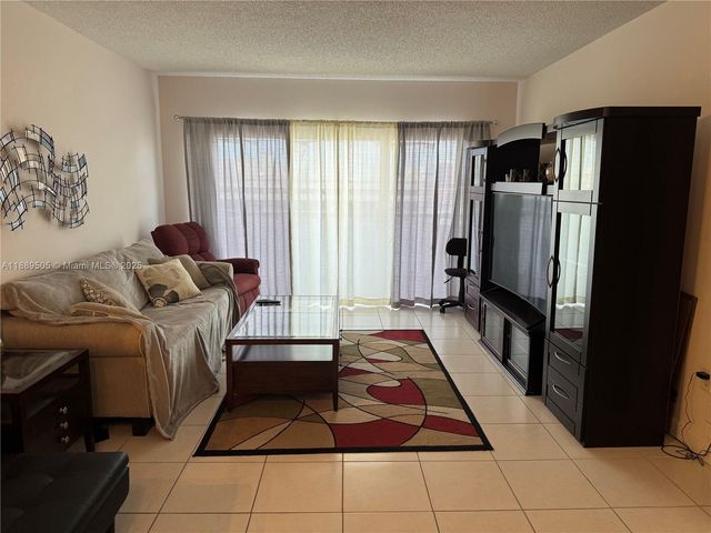 1985 S Ocean Dr 15A, Hallandale Beach, FL 33009
