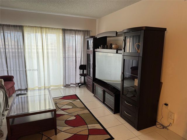 1985 S Ocean Dr 15A, Hallandale Beach, FL 33009