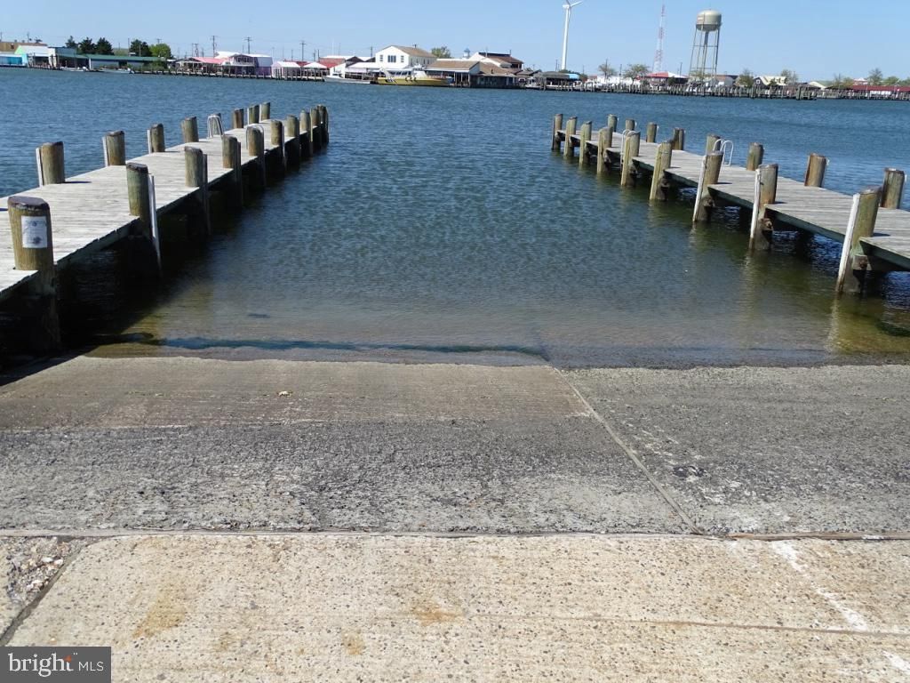 18 HAMMOCK POINTE, Crisfield, MD 21817