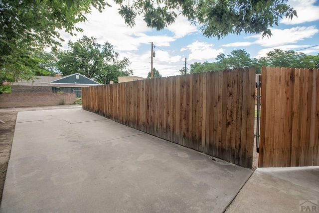 223 Goodnight Ave, Pueblo, CO 81004